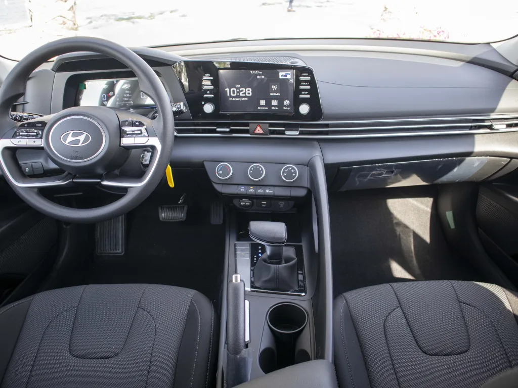 Hyundai Elantra 2024 #4
